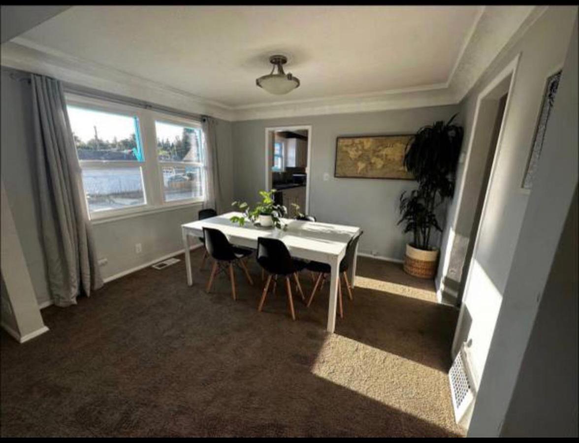Tacoma Homestay- With Breakfast Included-Private Room Zewnętrze zdjęcie
