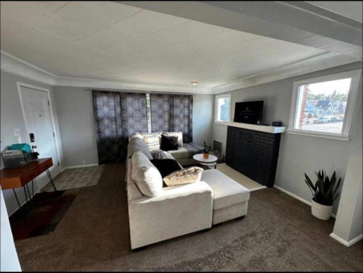 Tacoma Homestay- With Breakfast Included-Private Room Zewnętrze zdjęcie