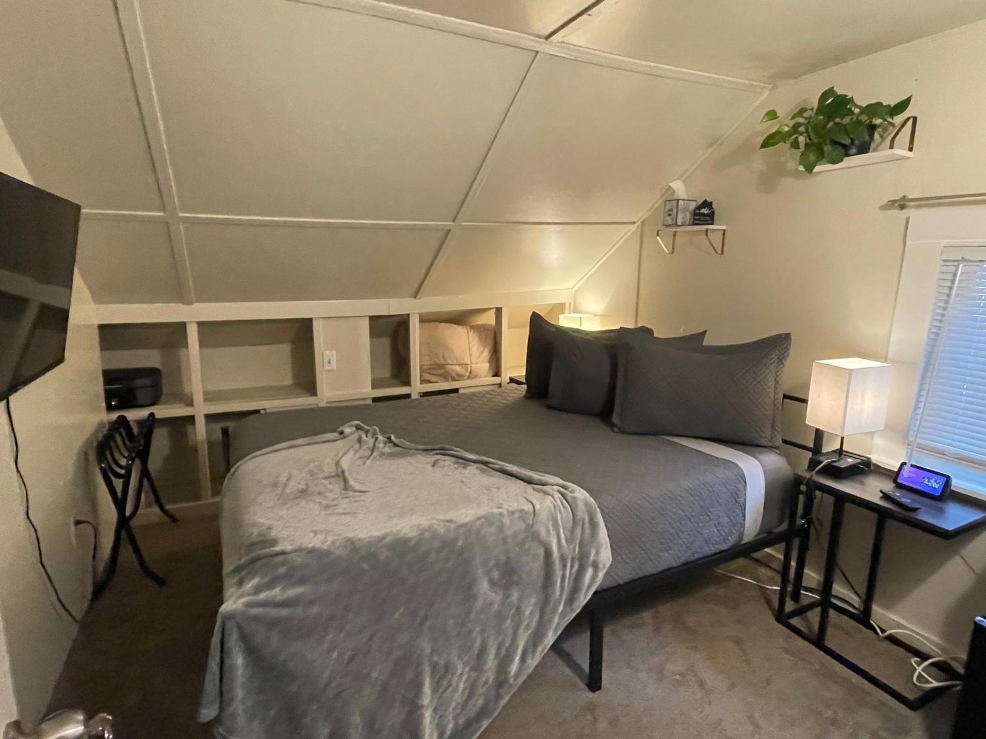 Tacoma Homestay- With Breakfast Included-Private Room Zewnętrze zdjęcie